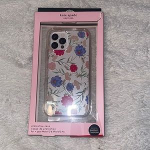 ❤️NEW!!!❤️ Kate Spade protective case
for • pour iPhone 12 & iPhone 12 Pro.